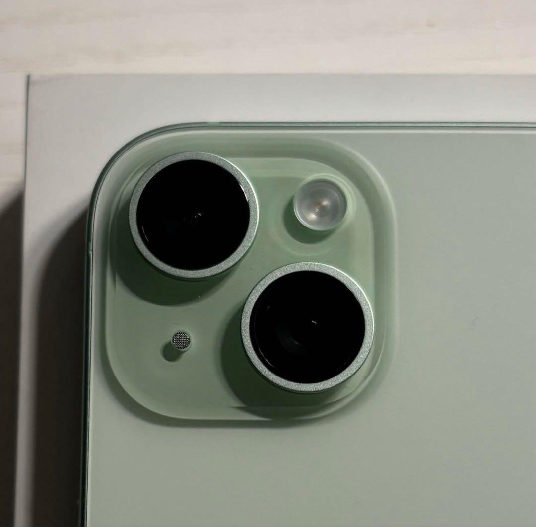 iPhone 15 128GB グリーン SIMフリー 極美品