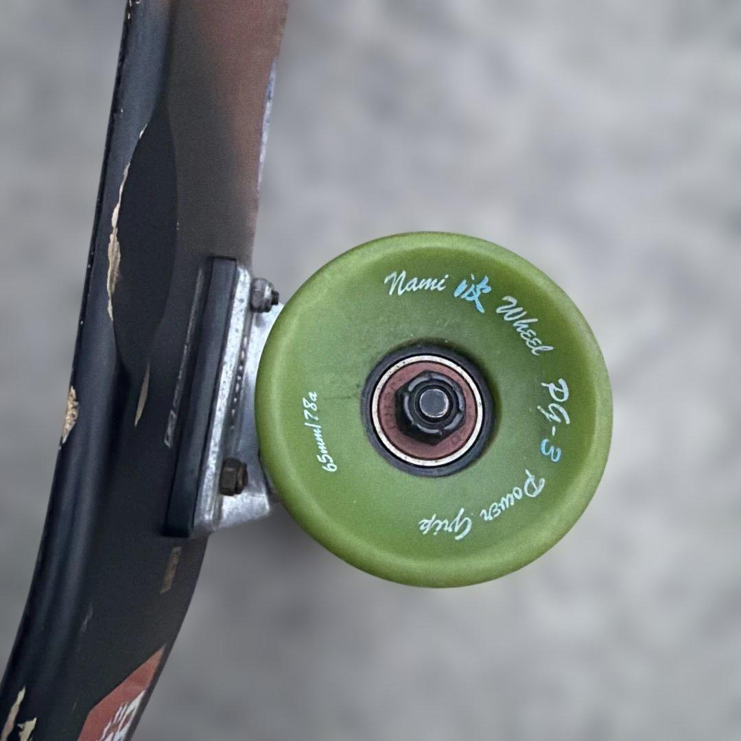 GLOBE グラデーションスケートボード