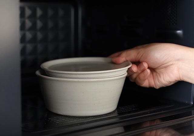 中川政七商店　波佐見焼の保存の器　中鉢　白