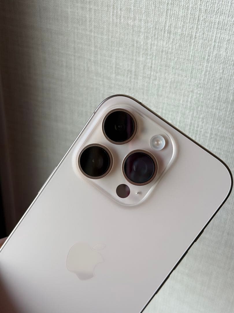 Apple iPhone16 Pro ゴールド　本体　本日のみこの価格で設定