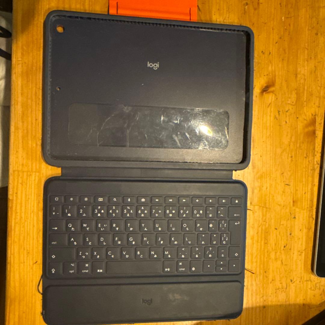 iPad 本体 + カバー