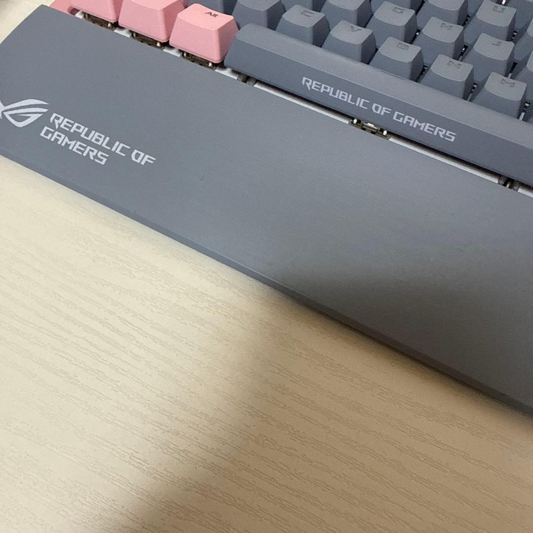 美品 ASUS ゲーミングキーボード XA01 ROG STRIX FLARE