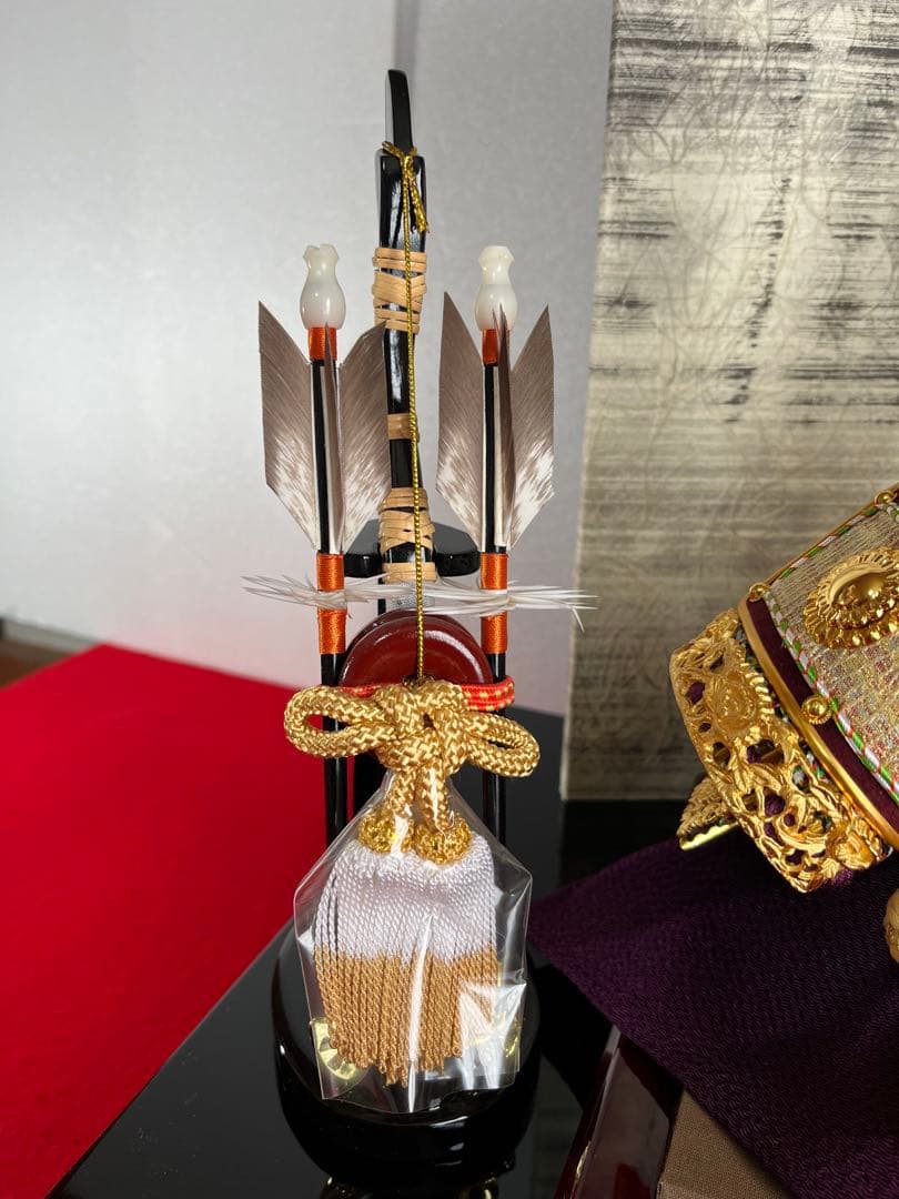 純金箔押緋縅の兜　和紙屏風セット