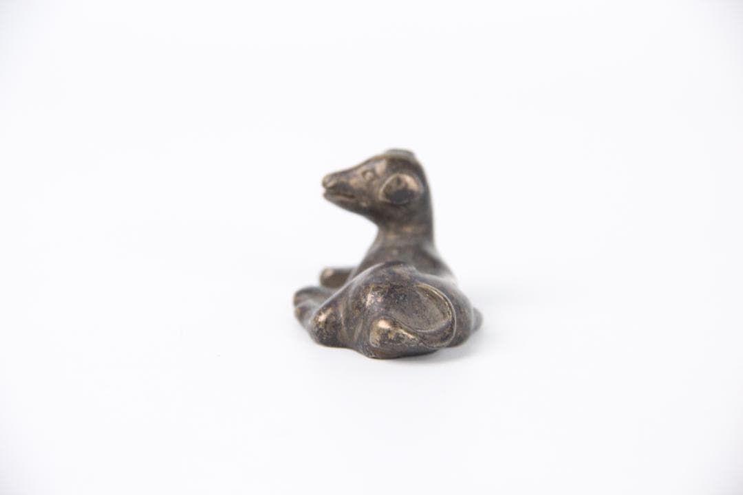 中国古銅　伏犬文鎮　鎮紙　明清時代　金工品　文房具　古美術　骨董 Eo1-14