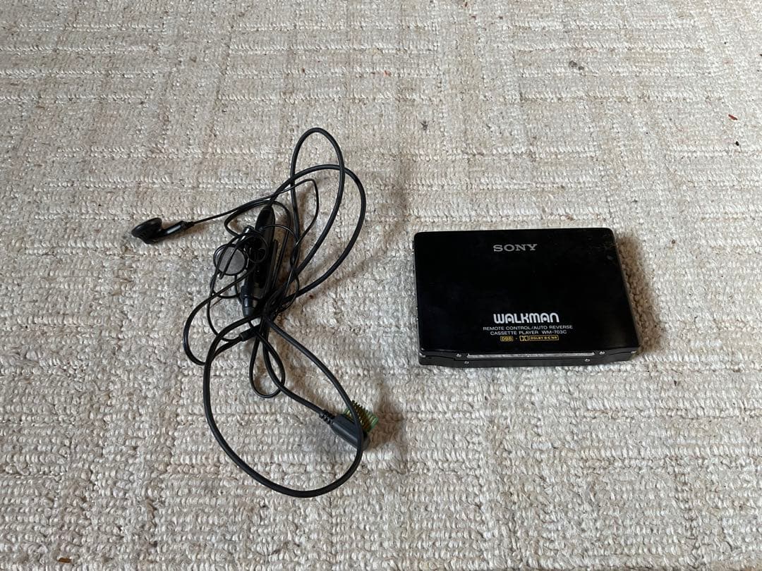 SONY／WALKMANWMー703Cカセットプレイヤー【イヤホン付き汚れあり】