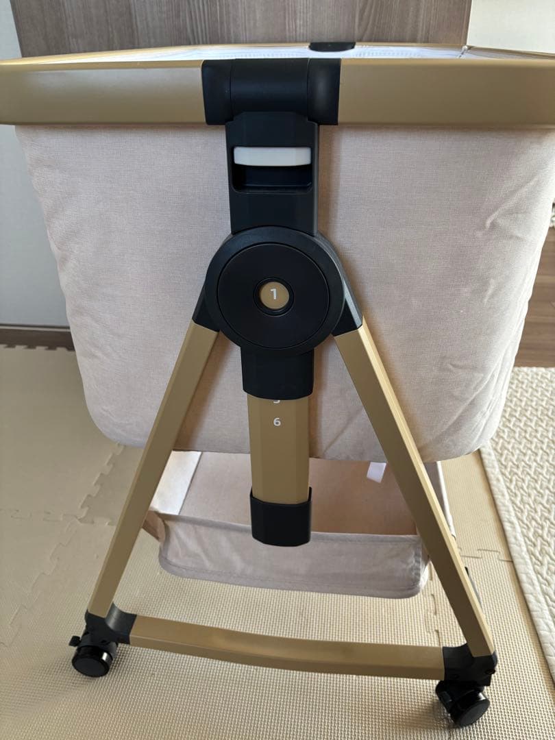 hzdmj ベビーベッド　美品　ベージュ