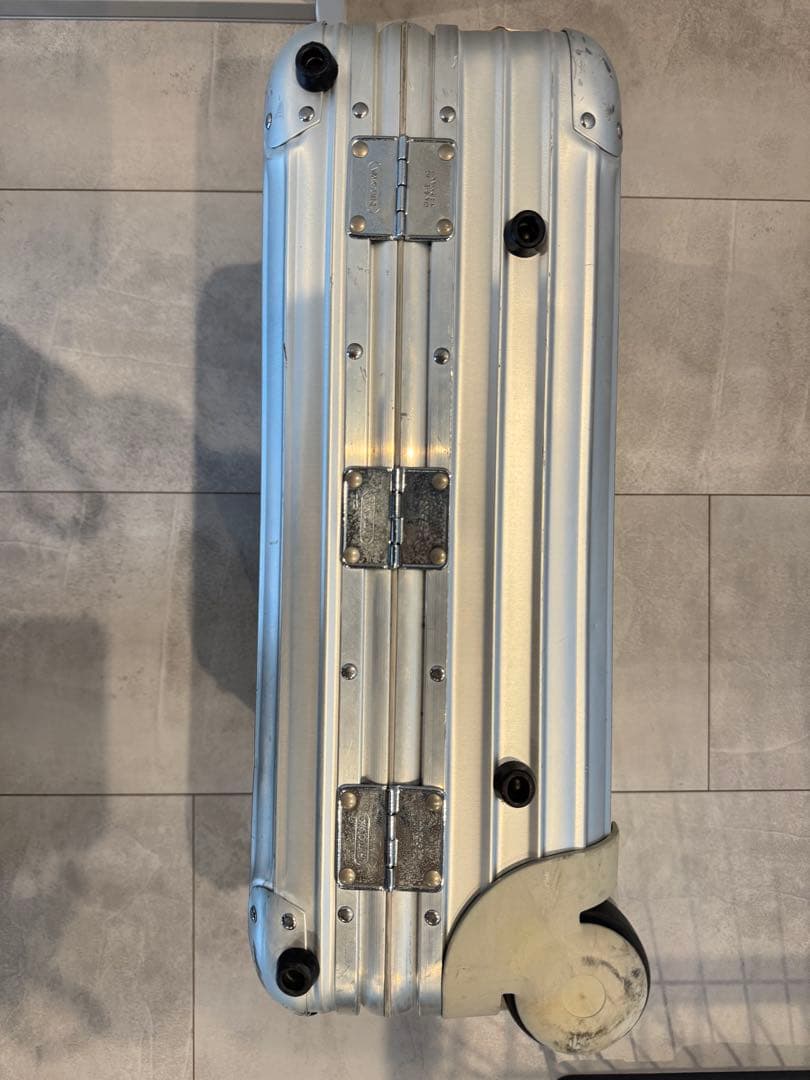 リモワ トパーズ 2輪 32L アルミスーツケース　青ロゴ　機内持込可