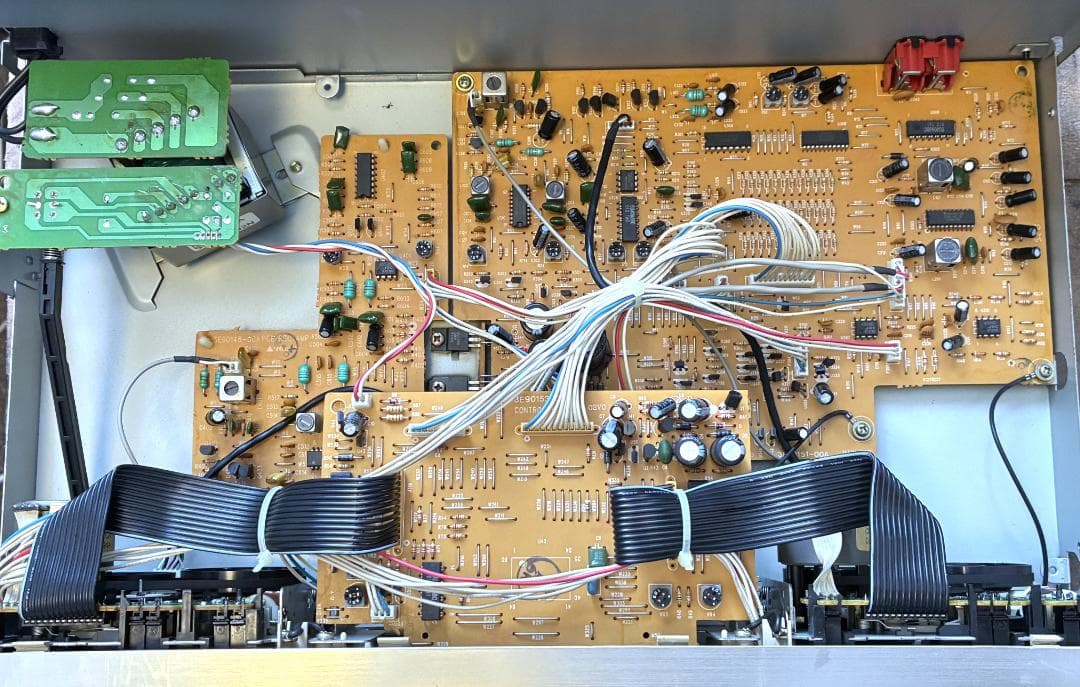 【動作OK！！】ダブルカセットデッキ　TEAC　W-860R　ゴールド