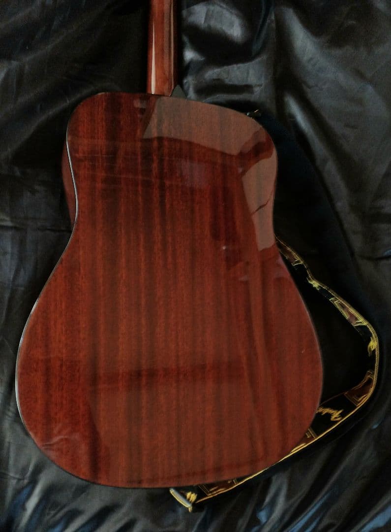 【送料込】美品　フェンダー　純正ストラップ&純正ソフトケース付　整備済み新品弦