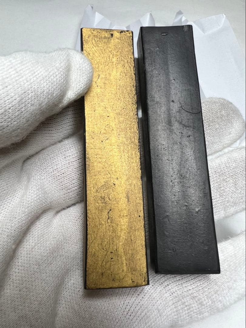 奈良老舗極印純松煙金と黒2点 最高峰一丁型枯古墨！