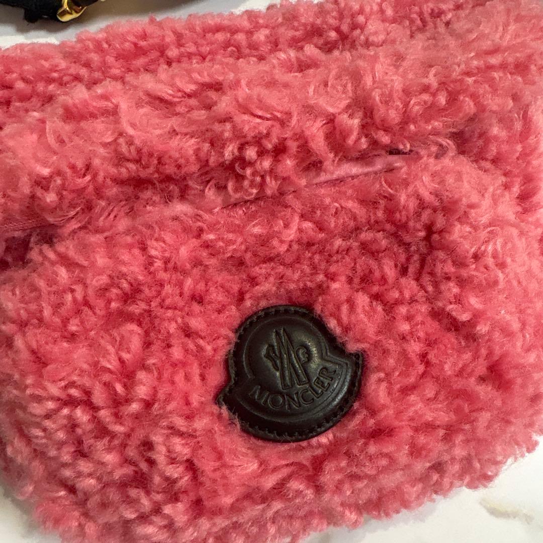 最終値下げ！MONCLER ボディバッグ