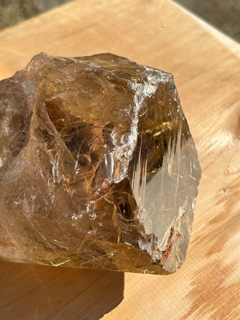 スモーキー太陽ルチルクォーツ天然石レインボー入　西に金運を