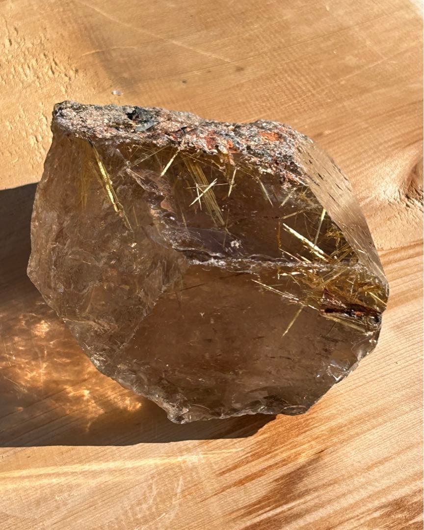 スモーキー太陽ルチルクォーツ天然石レインボー入　西に金運を