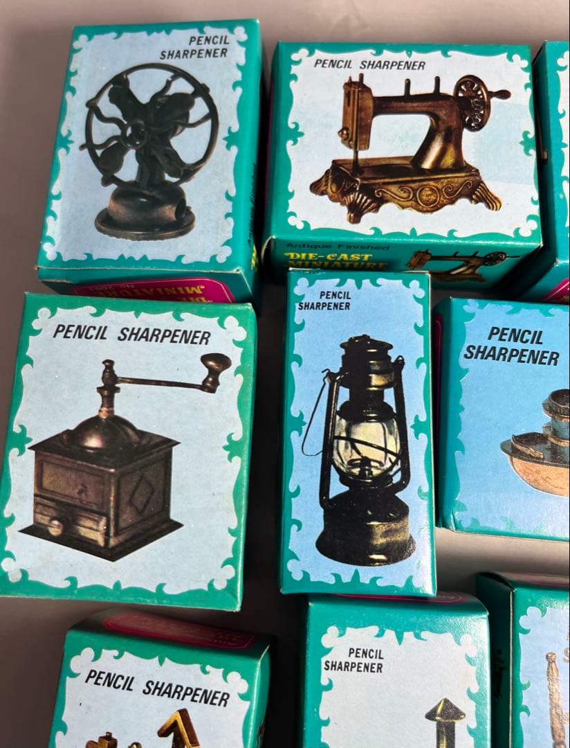 アンティーク　ダイキャスト　ミニチュア　ペンシル　シャープナー　19種類