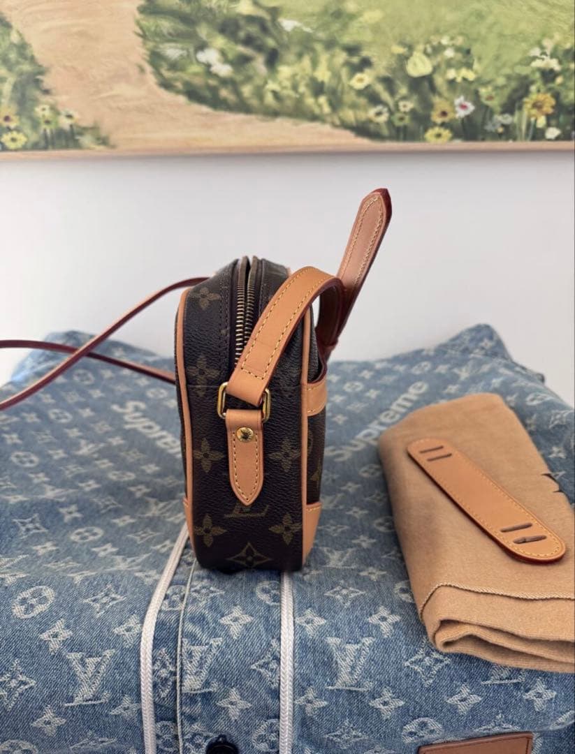 LOUIS VUITTON ルイヴィトン　ショルダーバッグ