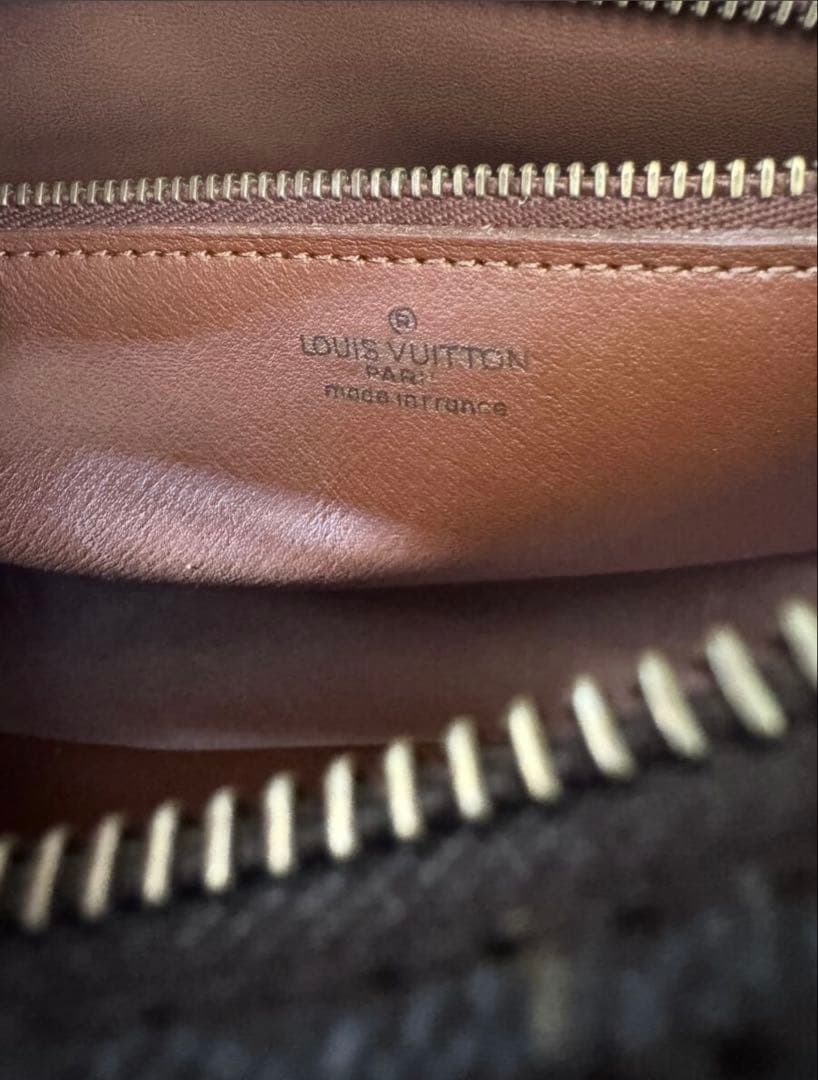 LOUIS VUITTON ルイヴィトン　ショルダーバッグ