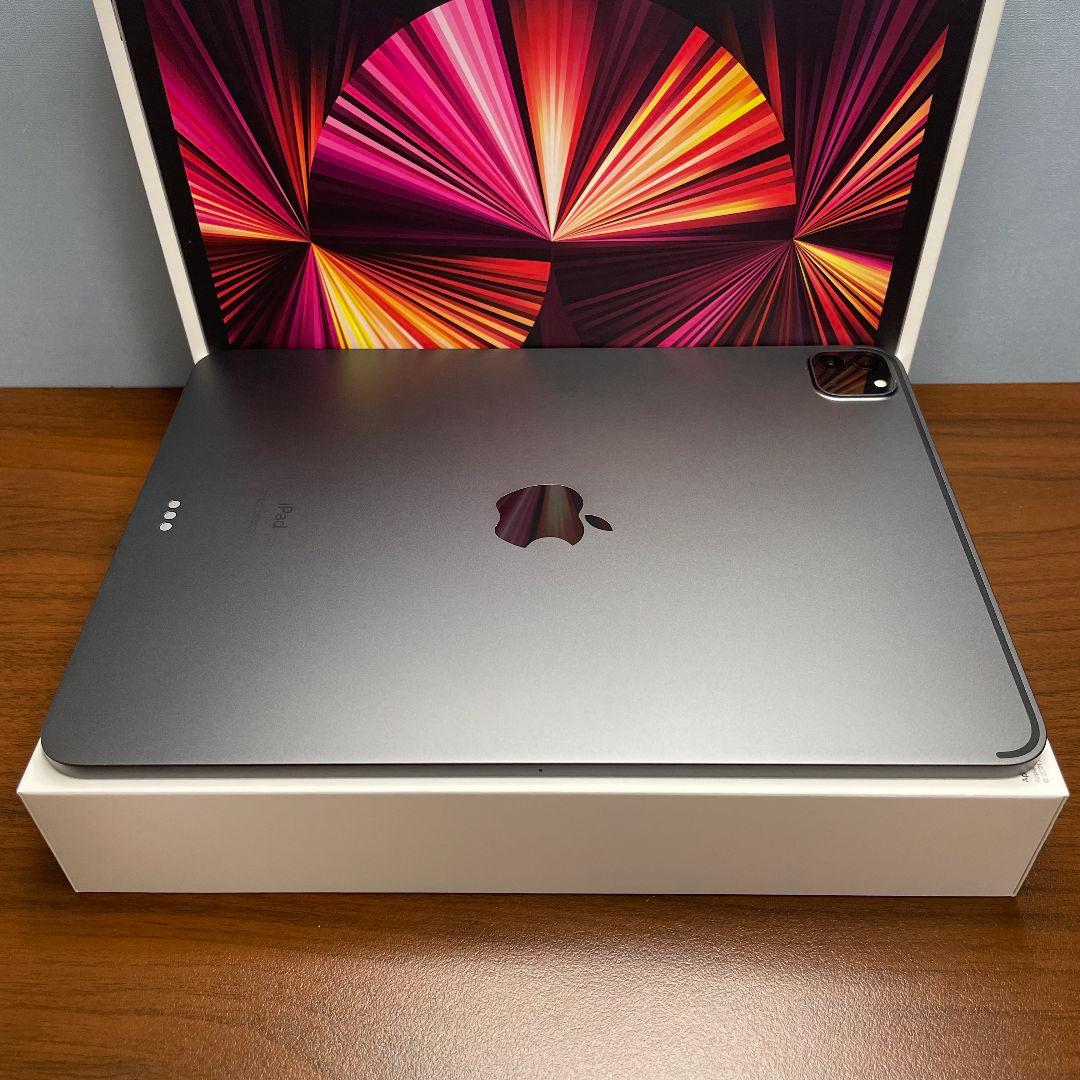 (美品) iPad Pro 11 第3世代 256GB キーボード付き