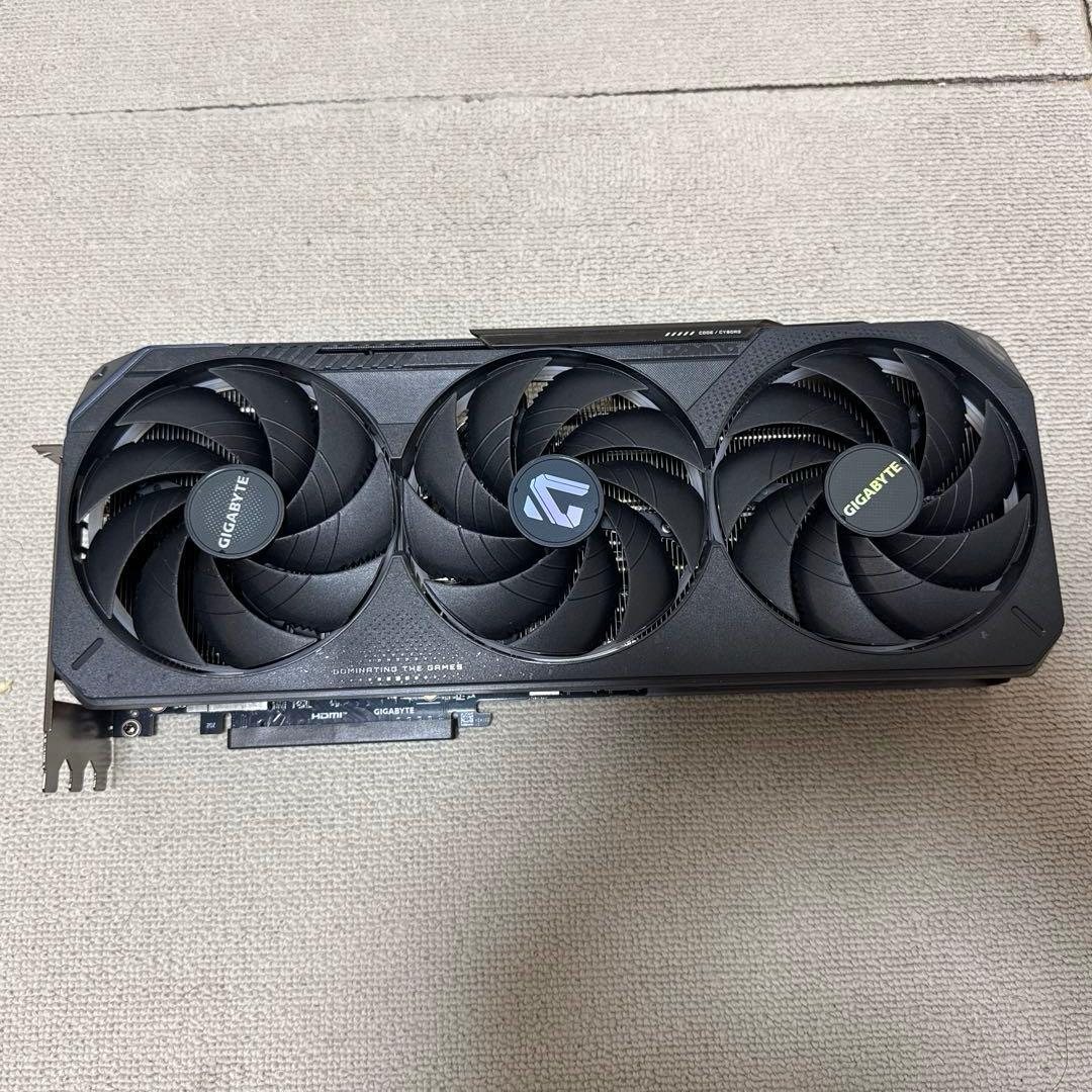 グラフィックボード・グラボ・ビデオカード GIGABYTE RTX 5080 GAMING OC 16G