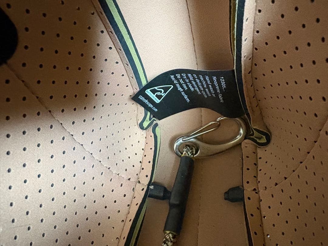 STATE OF ESCAPE穴あきショルダーバッグ．美品