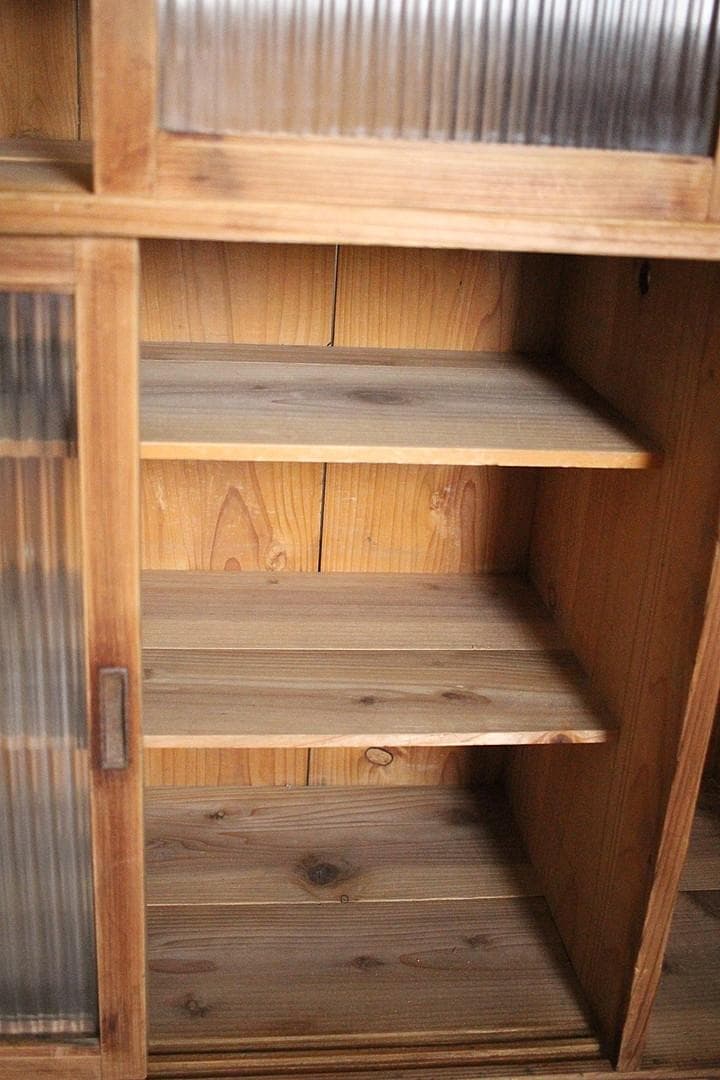 古い木枠のモールガラス戸棚　収納棚　食器棚　キャビネット　古家具