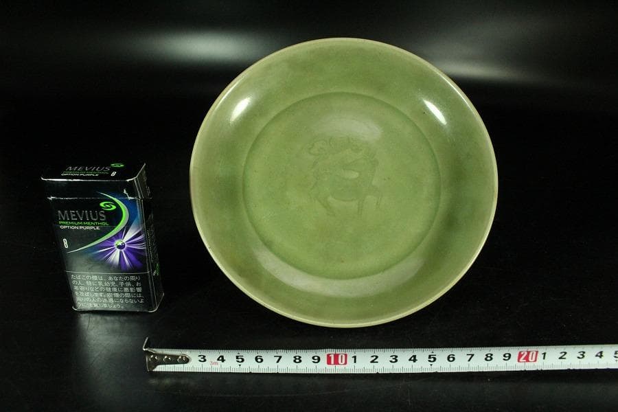 中国美術 青磁 鹿福紋 皿 φ19.5cm(K-A827)