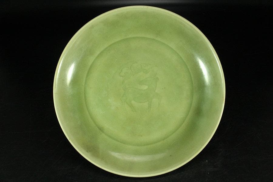 中国美術 青磁 鹿福紋 皿 φ19.5cm(K-A827)
