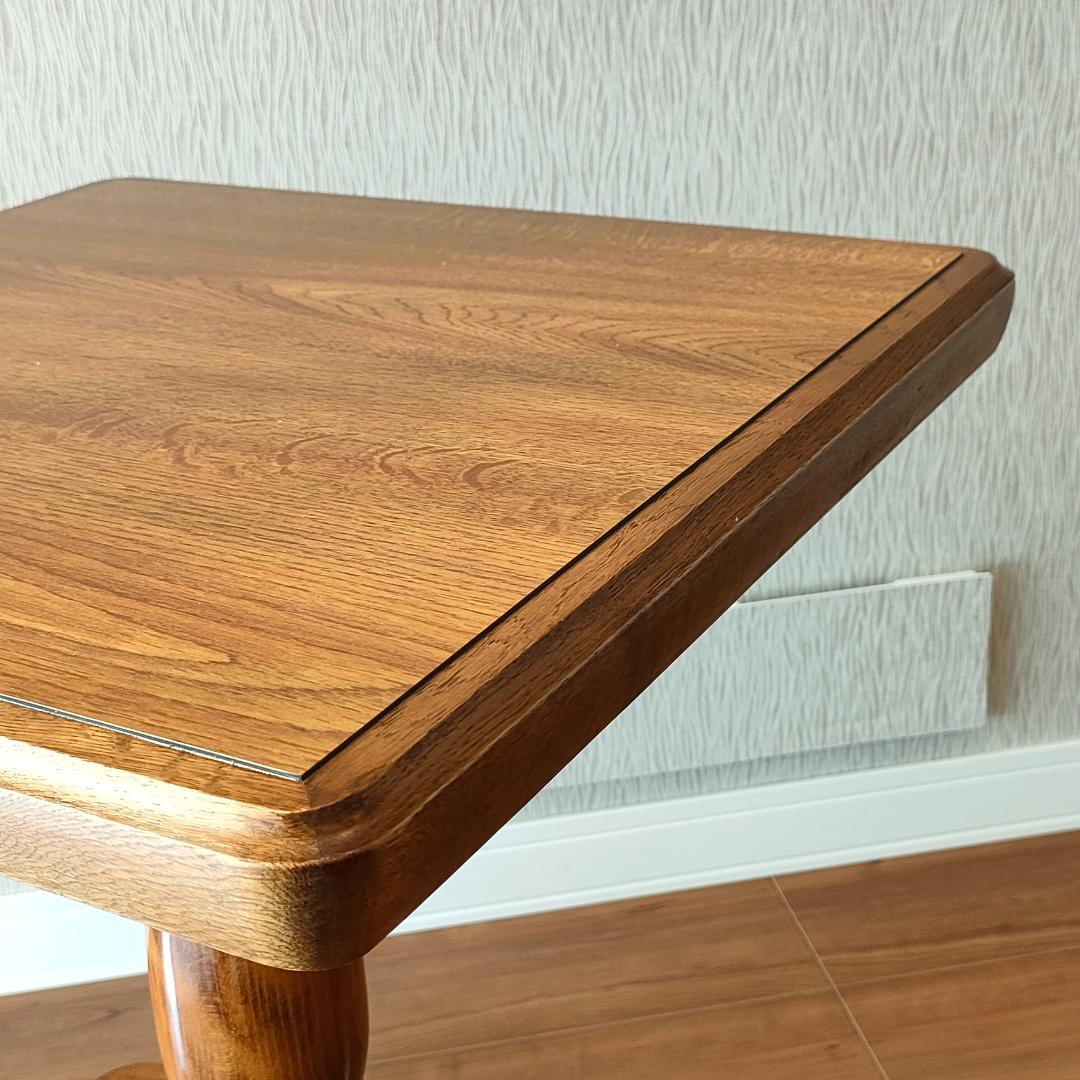 アンティーク　サイドテーブル　コーヒーテーブル　丸脚　スクエア