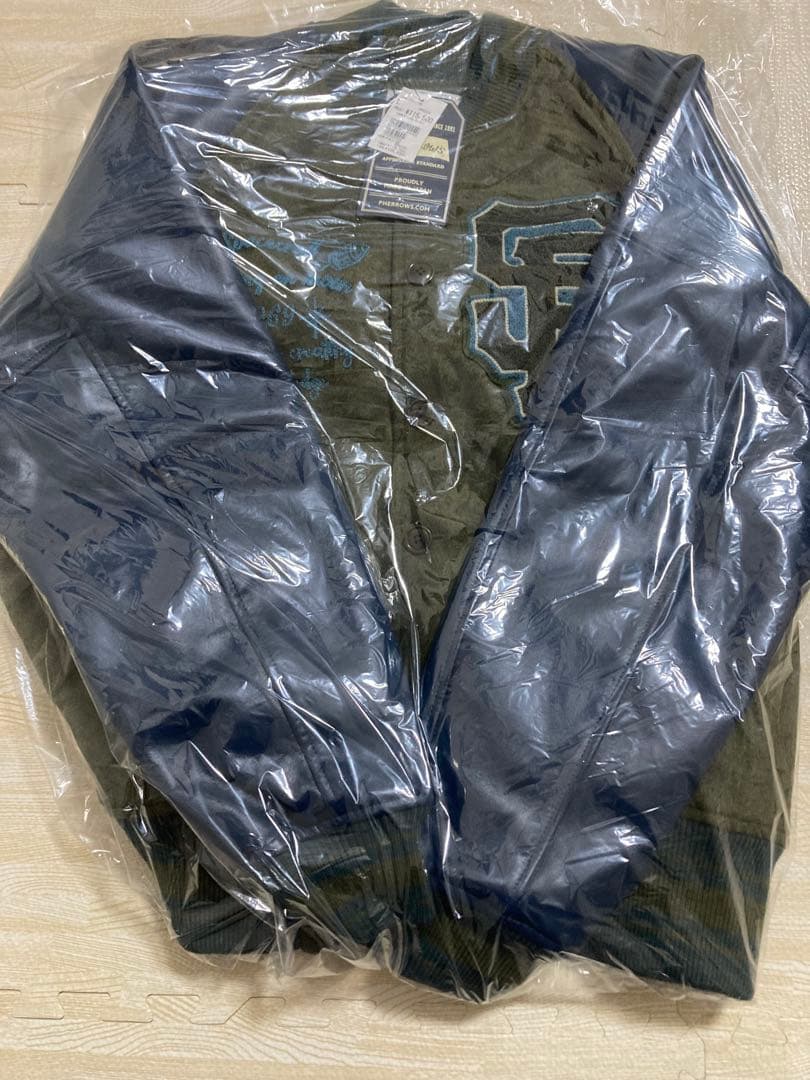 PHERROW'S スタジャン Lサイズ