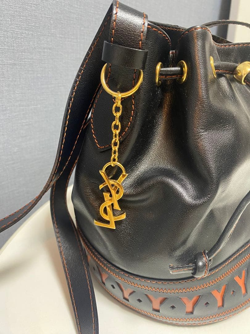 えの(☆∀☆)　YSL イヴ・サンローラン　ショルダーバッグ
