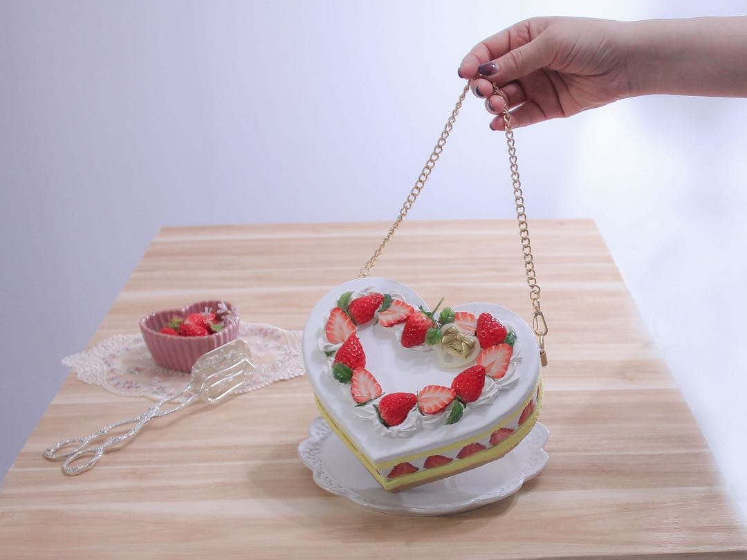 【専用】ハートショートケーキバッグ【ロングチェーン付】