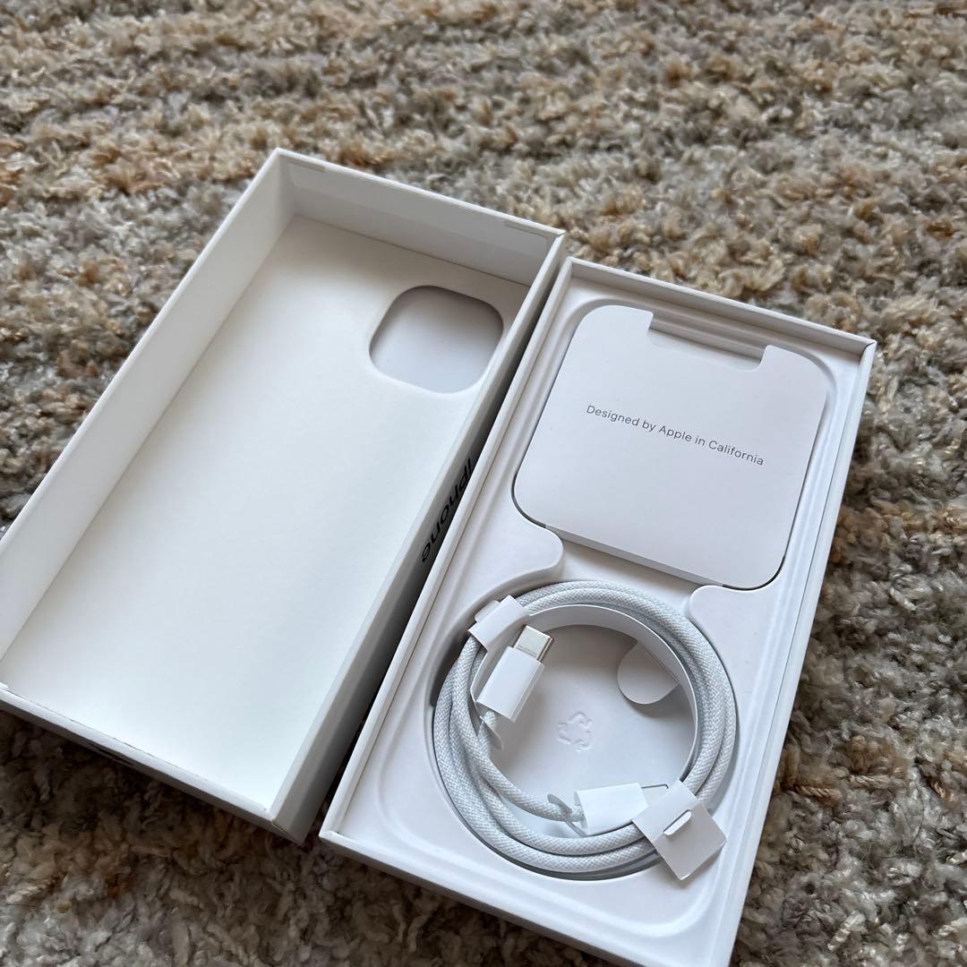 iPhone 15 128GB ブラック 本体　バッテリー88%