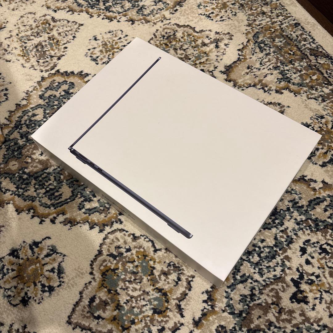 Apple MacBook Air (M2, 2022) 13.6インチ