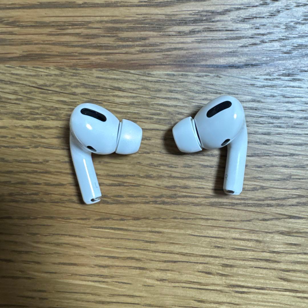 【正規品】AirPods Pro 第1世代ワイヤレス充電　ライトニング端子モデル
