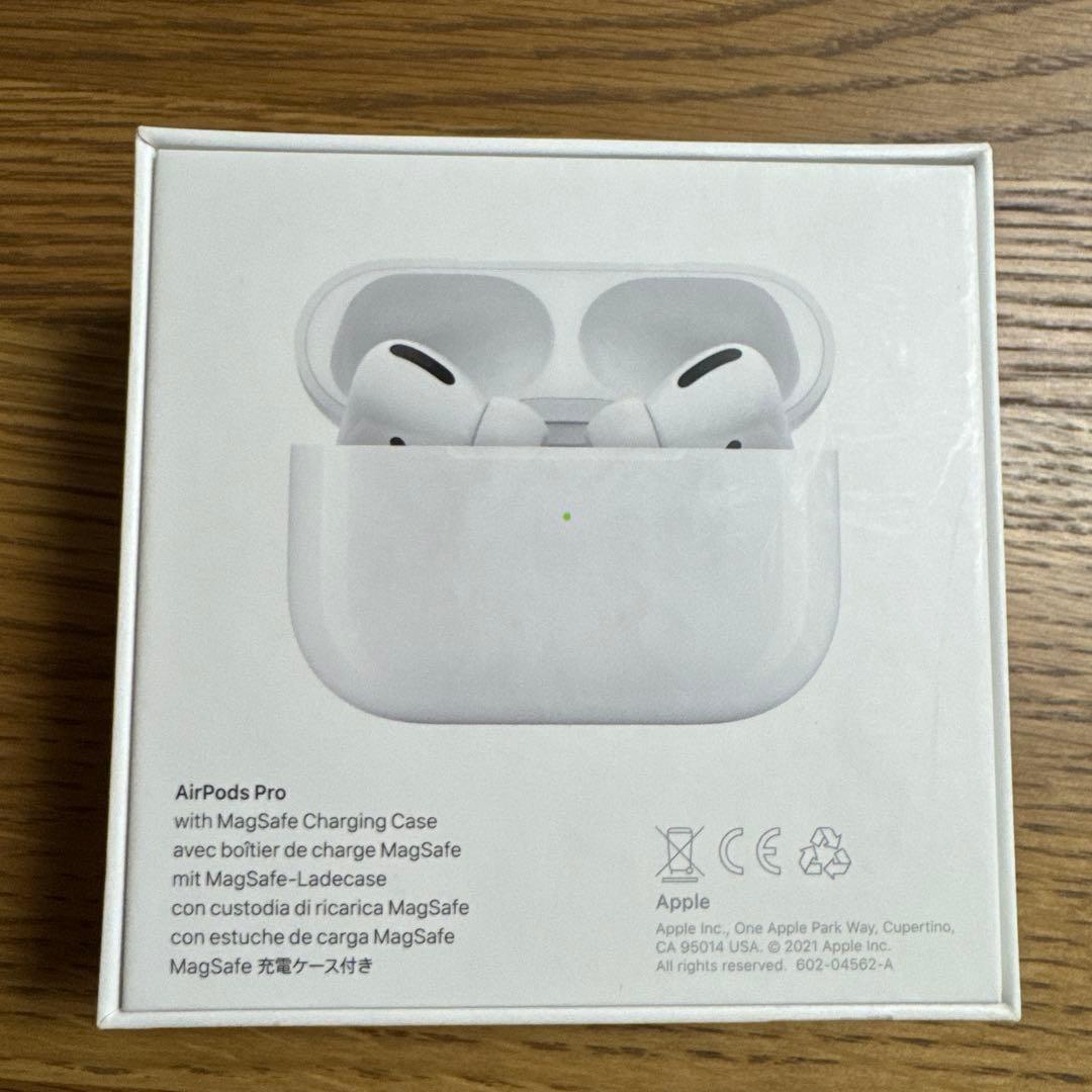 【正規品】AirPods Pro 第1世代ワイヤレス充電　ライトニング端子モデル