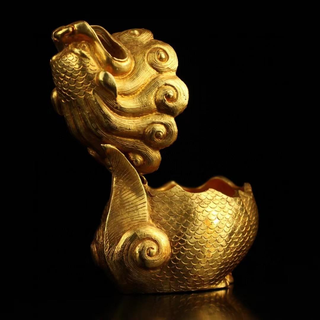 中国古美術・旧蔵鎏金獣煙香炉・純銅細密彫・純手作り・高浮彫・置物・茶道具・文房具