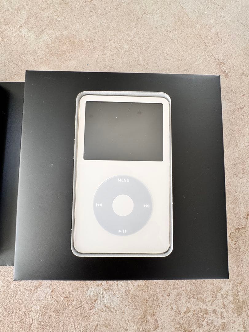 極美品 iPod classic 第5世代 30GB 箱付 新品バッテリー