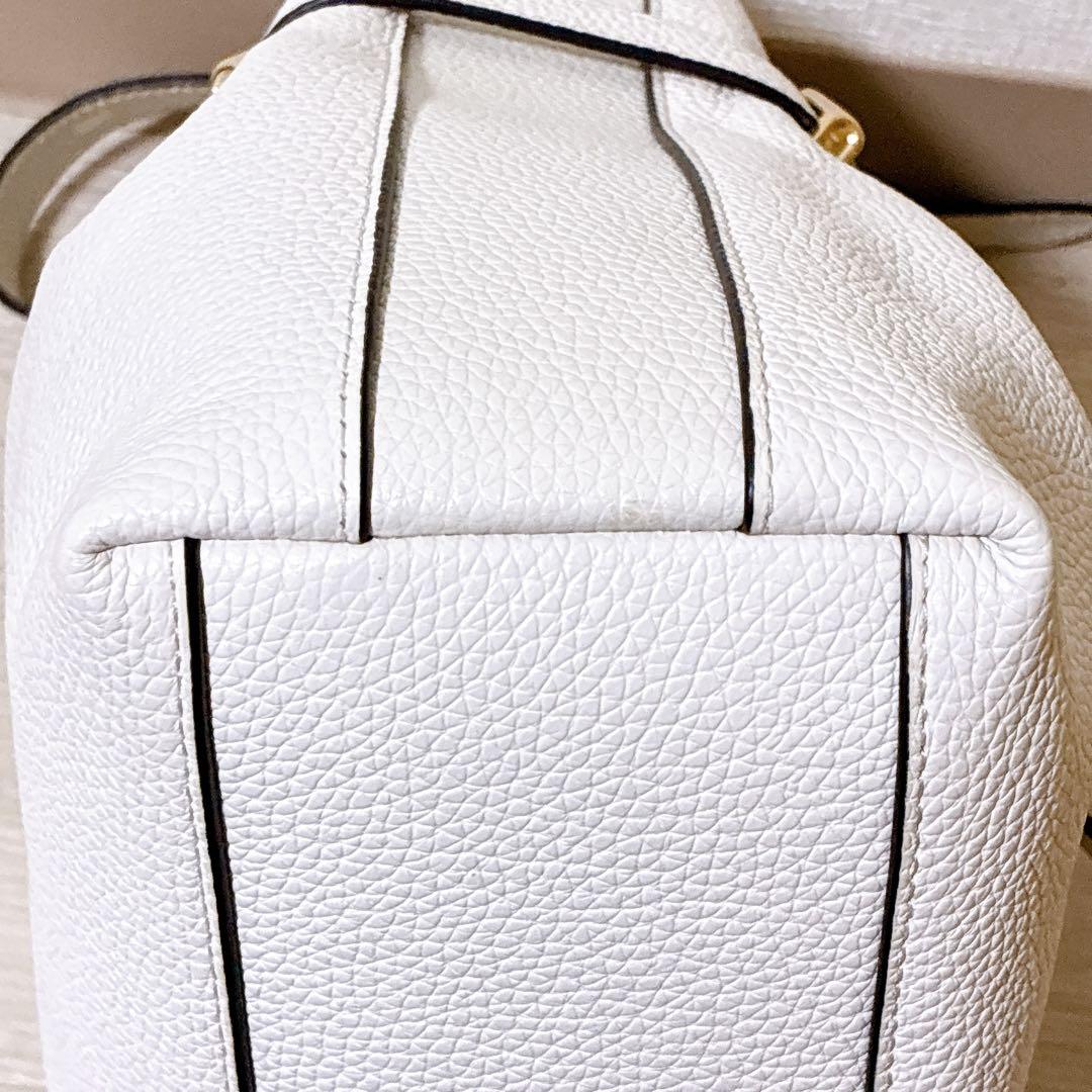 未使用級✨フルラ　アウラ　ショルダーバッグ　ワンショルダー　現行　レザー