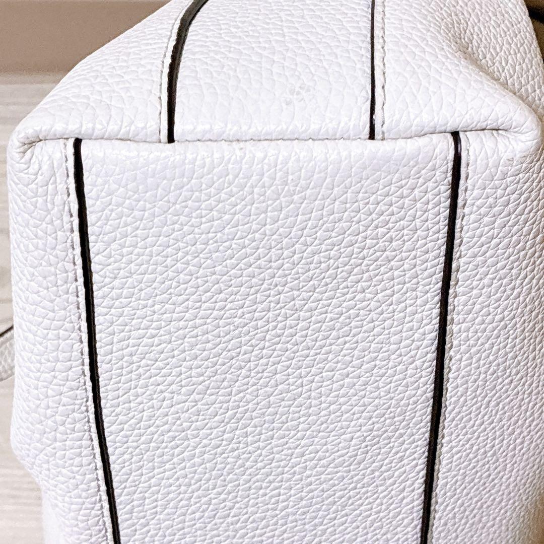 未使用級✨フルラ　アウラ　ショルダーバッグ　ワンショルダー　現行　レザー