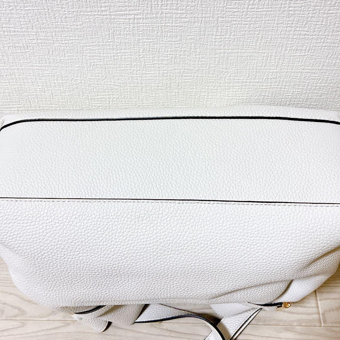 未使用級✨フルラ　アウラ　ショルダーバッグ　ワンショルダー　現行　レザー