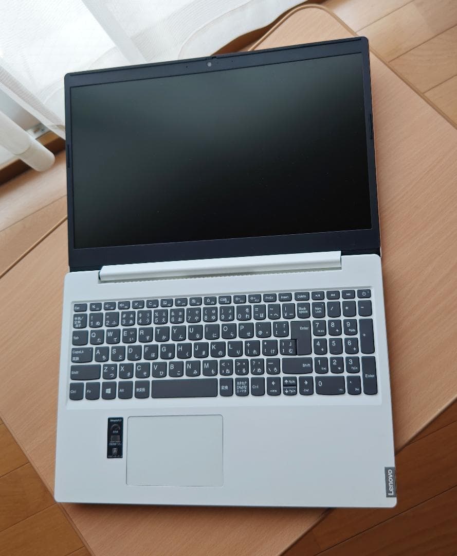 Lenovo Idiapadノートパソコン ホワイト