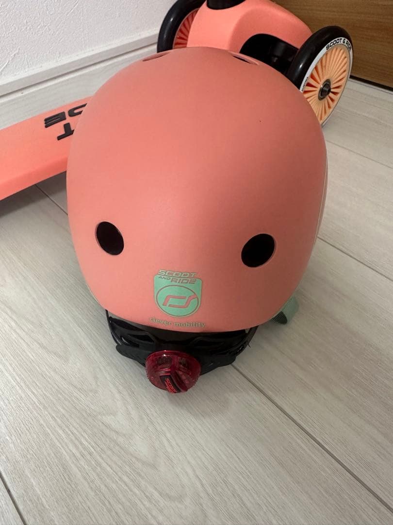美品　Scoot and Ride キックスクーター ヘルメット付き
