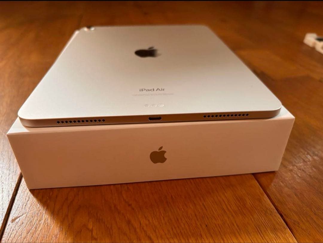 Apple iPad Air (256GB )Wi-Fi 本体/スターライト