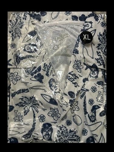 ボ*ー様 希少 入手困難 7/1 球場配布 ドジャース ハワイアンシャツ XLサ