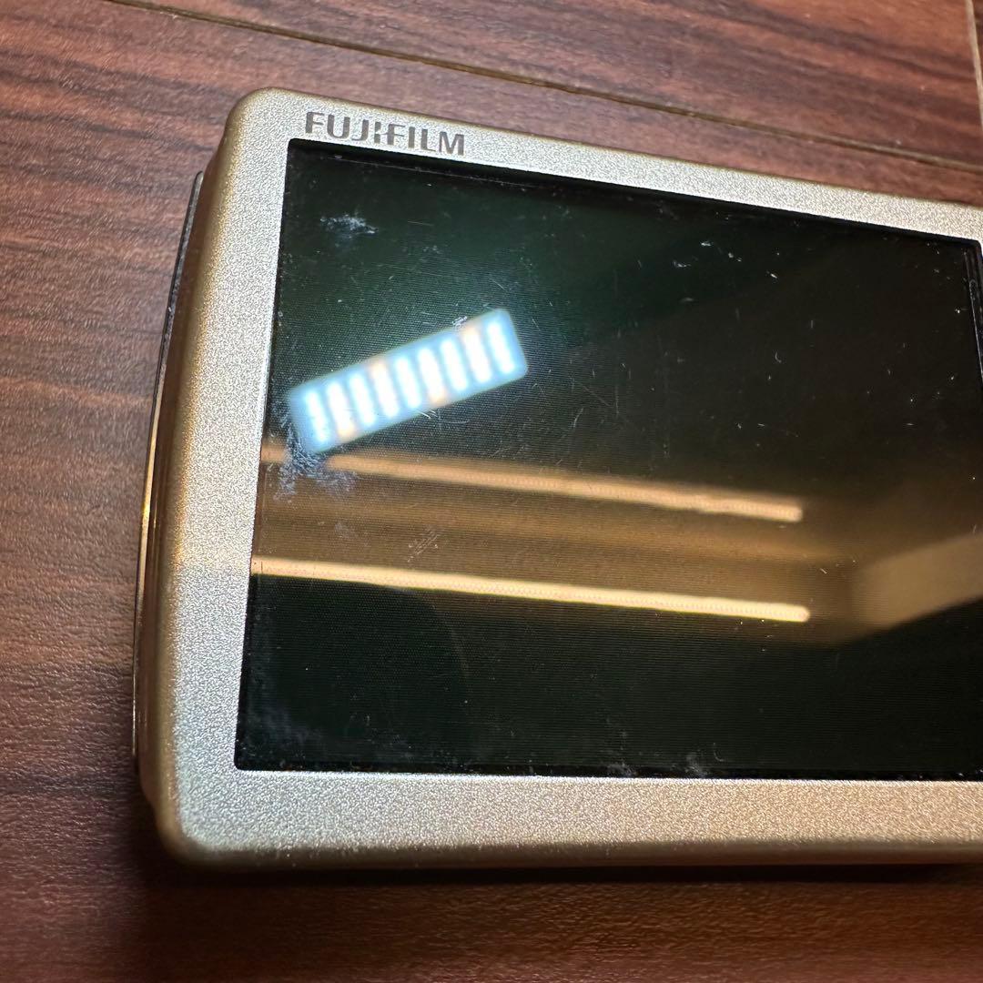 FUJIFILM FinePix F200 EXR デジカメ ほぼ新品 5335