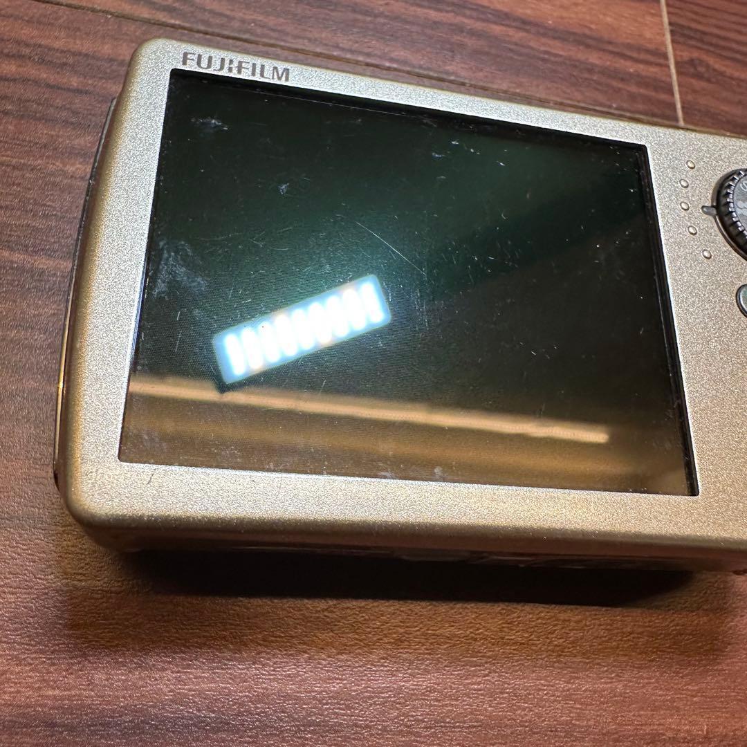 FUJIFILM FinePix F200 EXR デジカメ ほぼ新品 5335