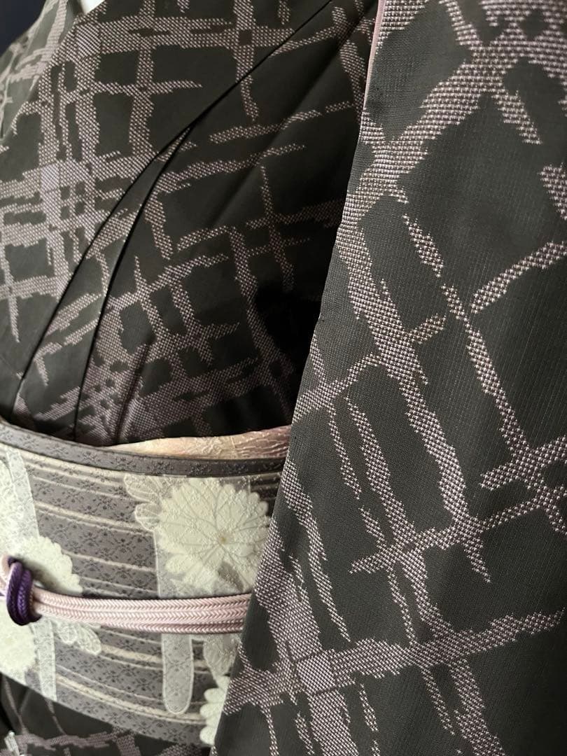 【本場大島紬・名古屋帯セット】　スタイリッシュ　 本泥染め9マルキ　吉祥文