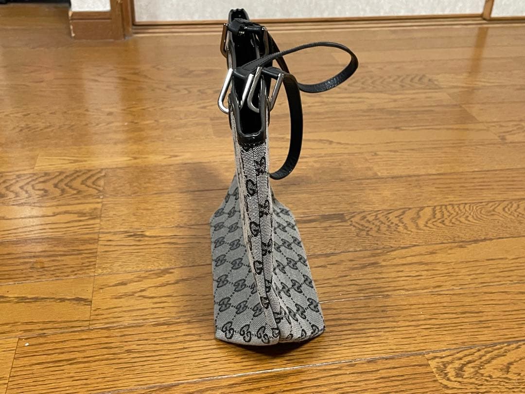 GUCCI レディース　バッグ