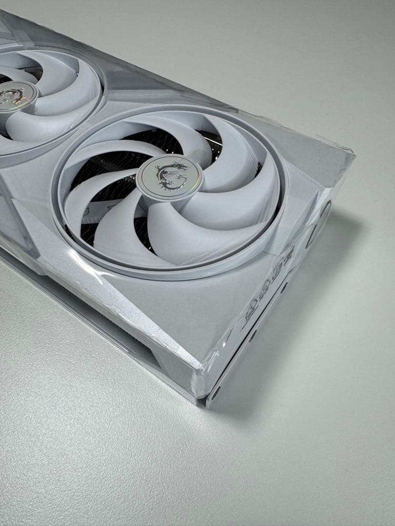 【RTX5070】GAMING TRIO OC (WHITE)