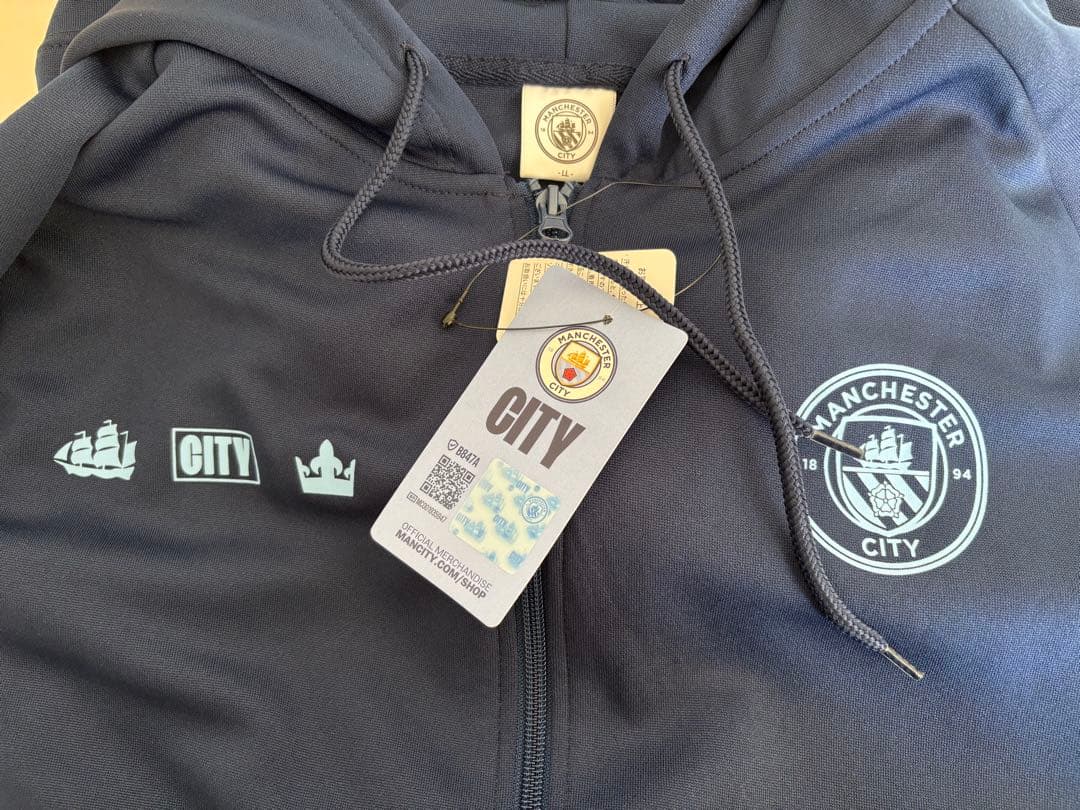 ［新品未使用］マンチェスターシティ公式　2025フルジップパーカー×パンツセット