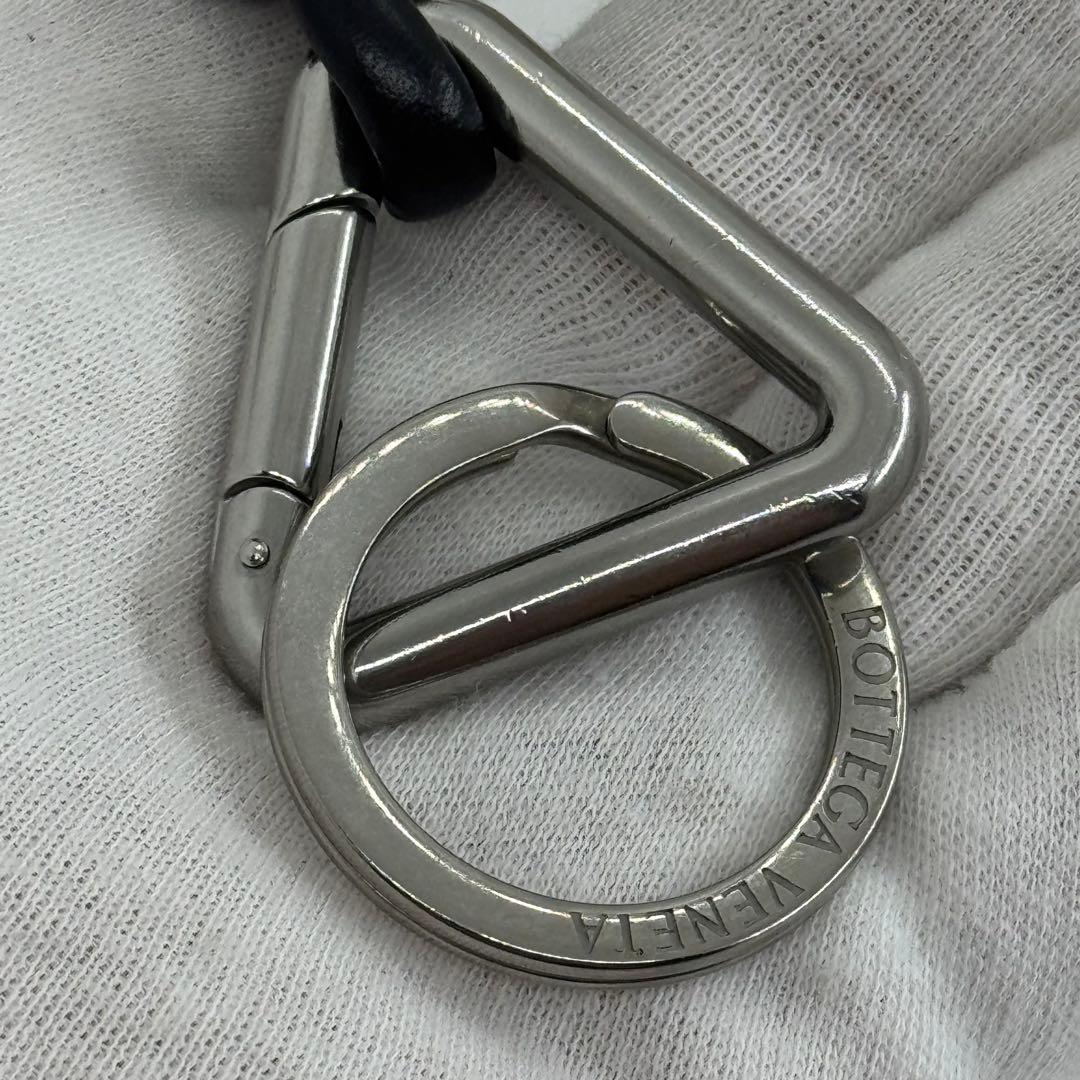 ボッテガヴェネタ トライアングル キーリング 黒 076012